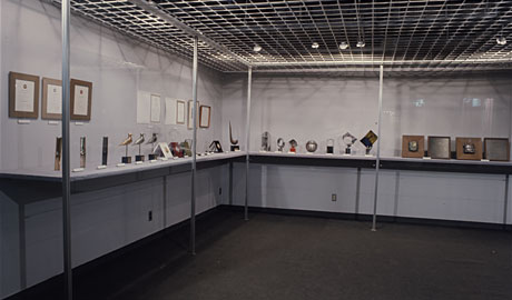 第118回デザインギャラリー1953「賞状・賞杯のデザイン展」