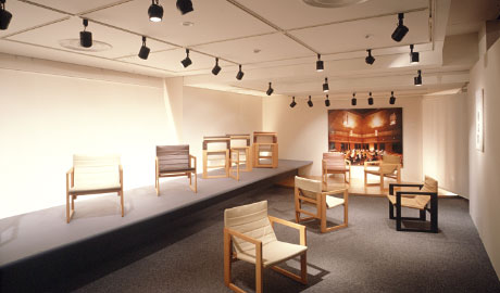 第410回デザインギャラリー1953「たためる椅子」 吉村順三・中村好文・丸谷芳正、三氏の共同開発による椅子