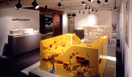 第555回デザインギャラリー1953「建築家とレゴ展 --7人の建築家によるレゴブロックの家--」